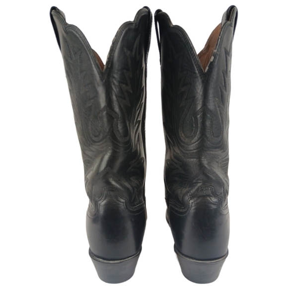 Ariat - Picture 12 of 16